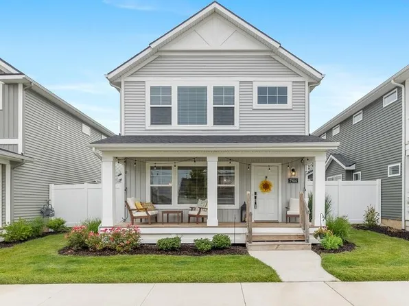 7904 Greendale Dr, Byron Center, MI 49315