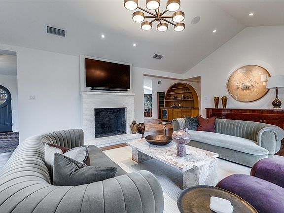 5th image of 1308 San Rafael Dr