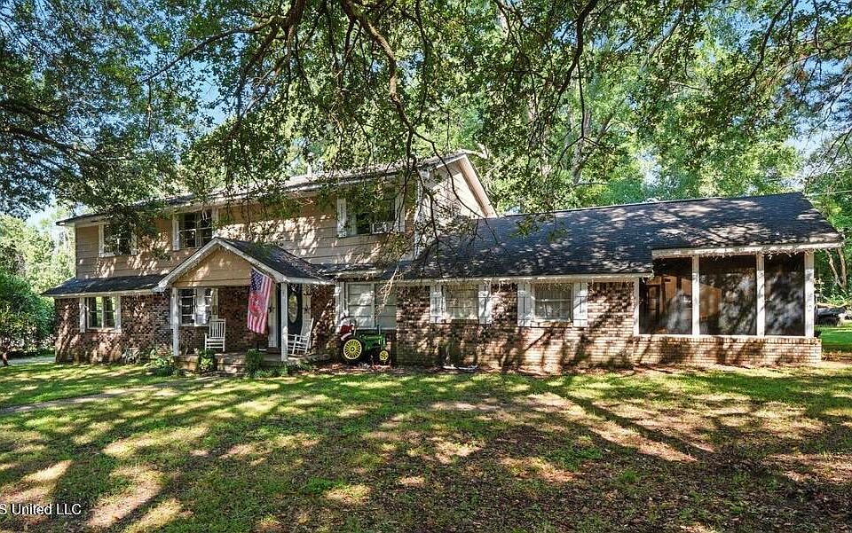 1st image of 36 Gulf Camp Cir