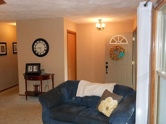3rd image of N65W23352 Elm Dr