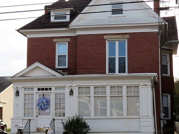 2nd image of 1212 Market St APT C