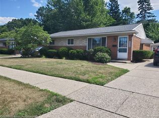 35939 Canyon Dr, Westland, MI 48186