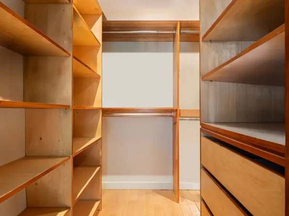 115 East 61st Street image 9 of 11