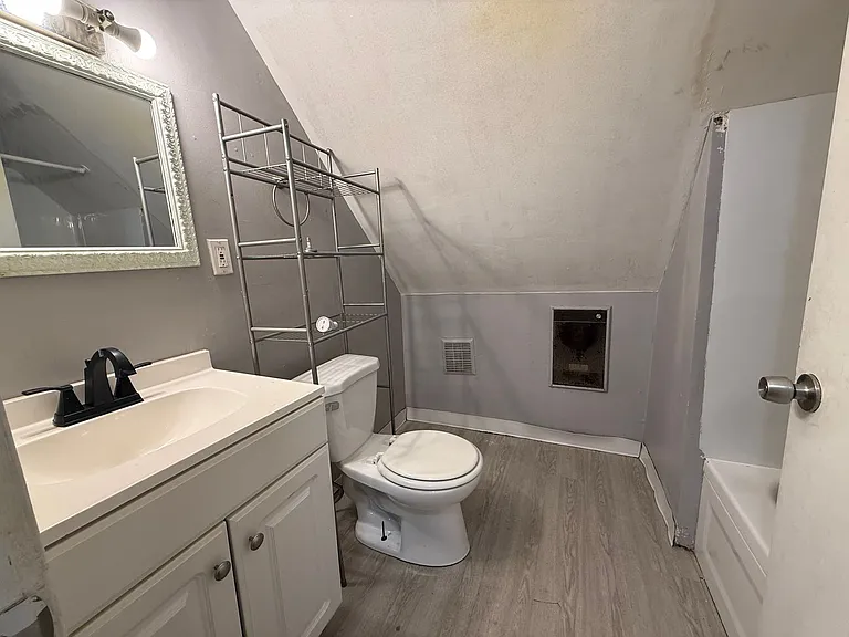 306 Broadway Ave — Photo 10