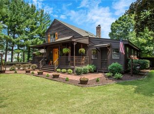 22 Southwest Ave, Windsor Locks, CT 06096