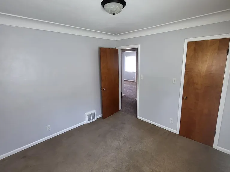 2954 Penrose Ave — Photo 15