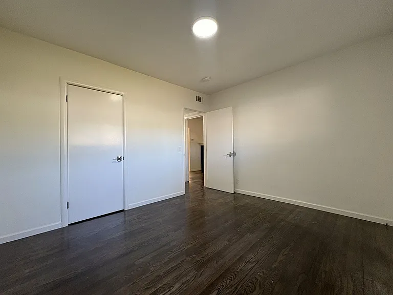 Charming 2 Bedroom, 2 Bathroom Home in Redwood City — Photo 31