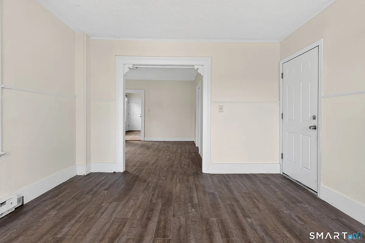 Building Photo - 27 Beacon St #3
