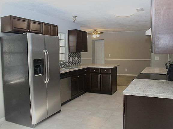 3rd image of 8126 Poe Ct
