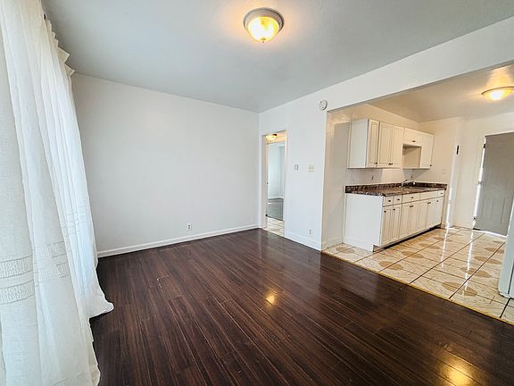 4th image of 393 Berry Ave #383