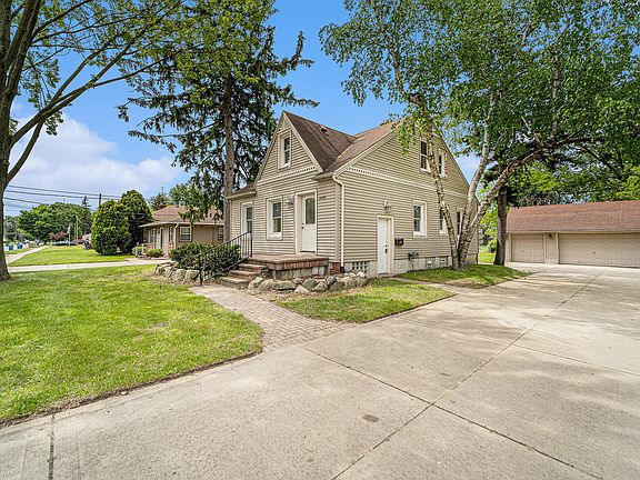 2nd image of 24795 Eureka Ave