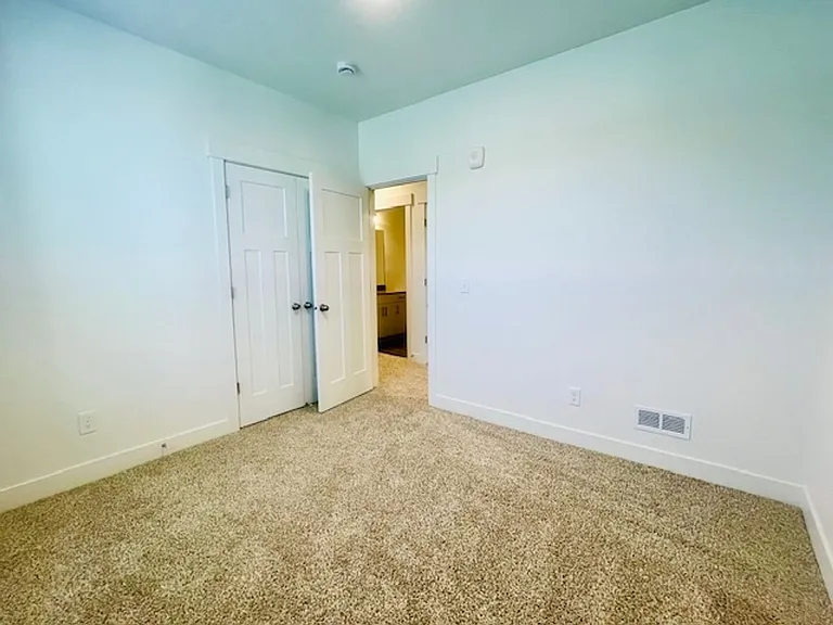 13713 S Hanley Ln #EE201 — Photo 16