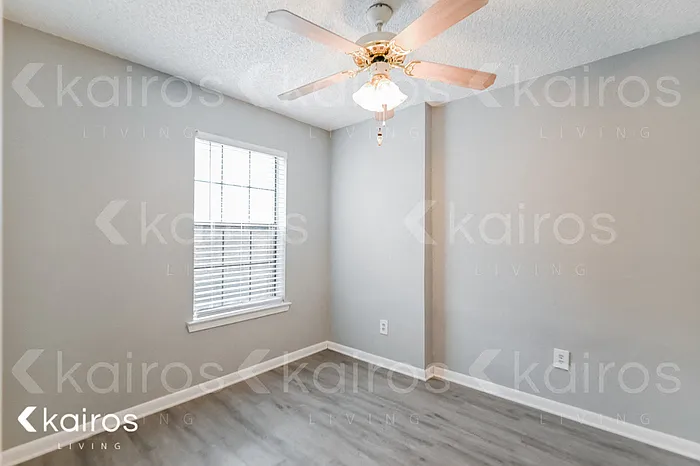 820 Courtenay Pl — Photo 12