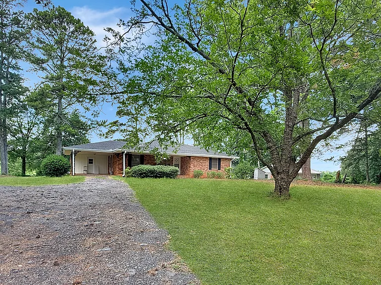 1595 Tulip Ln — Photo 1