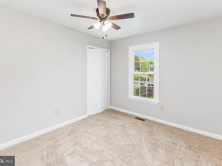 11802 Oakdale Ct — Photo 9