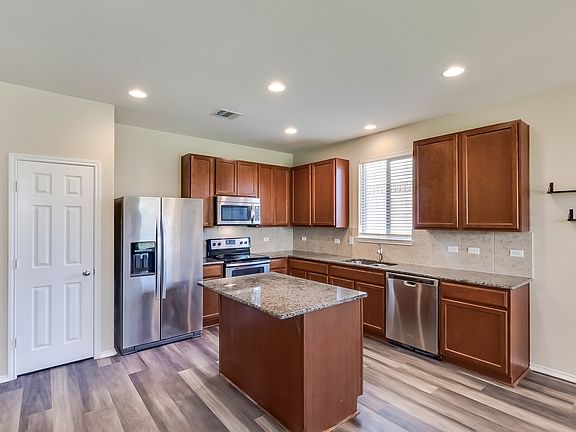 4th image of 216 Golden Butterfly Dr