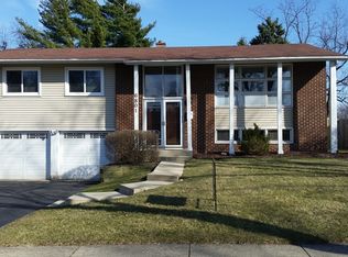 6801 Westmoreland Dr, Woodridge, IL 60517