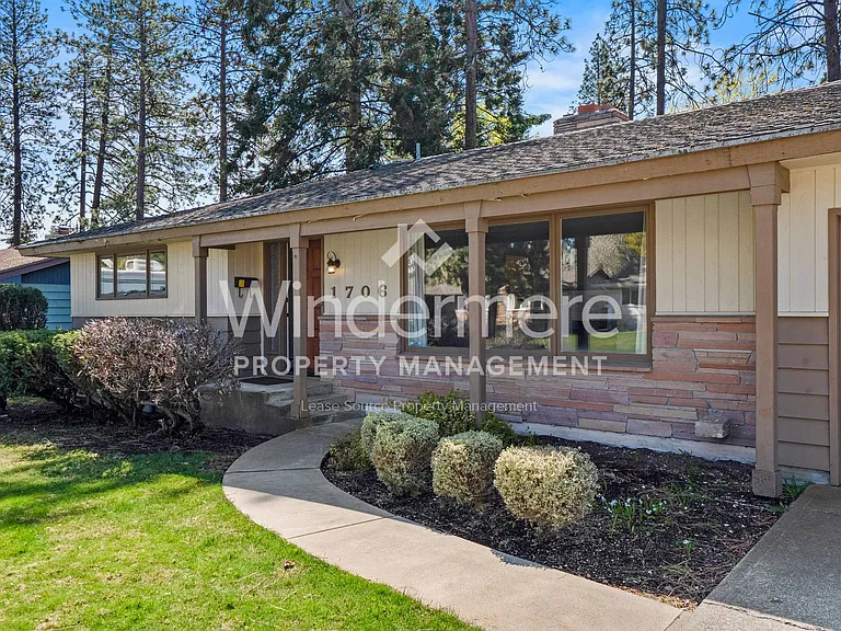 1706 E 38th Ave — Photo 23