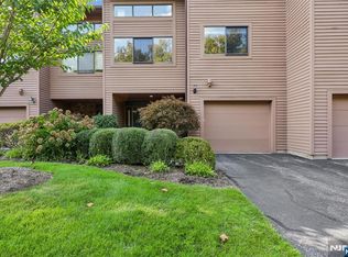 84 Windsor Cir #84C, Washington Township, NJ