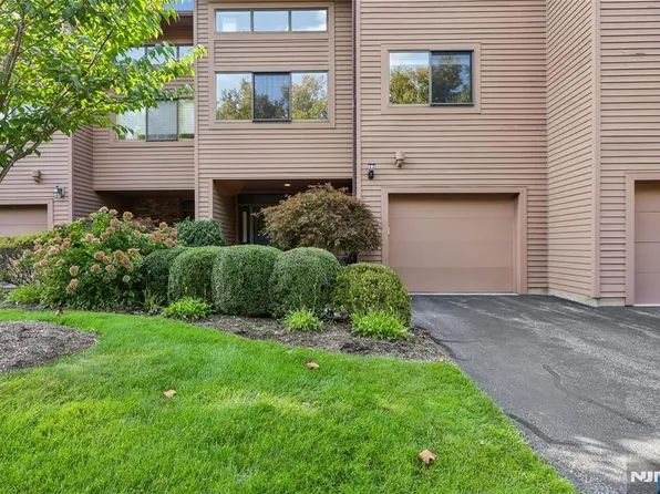 84 Windsor Cir #84C, Washington Township, NJ 07676