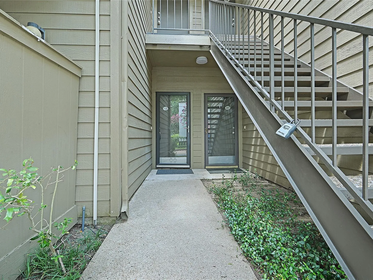 1 bed, 1.0 bath, 676 sqft, $990 — Photo 3