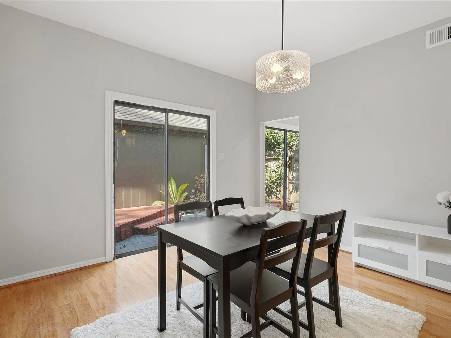 701 Bering Dr — Photo 4