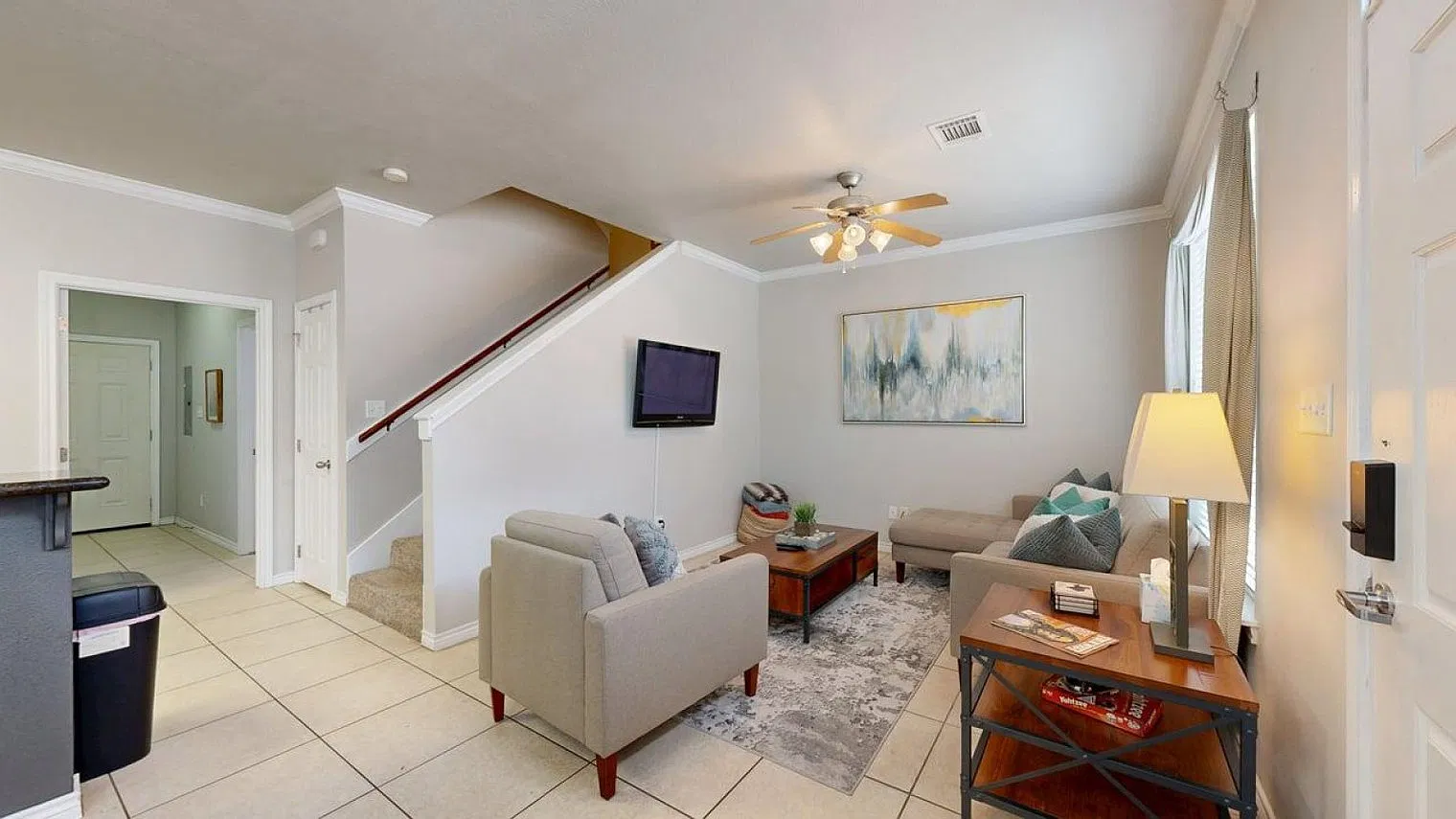 4 bed, 4.0 bath, $7,030 — Photo 2