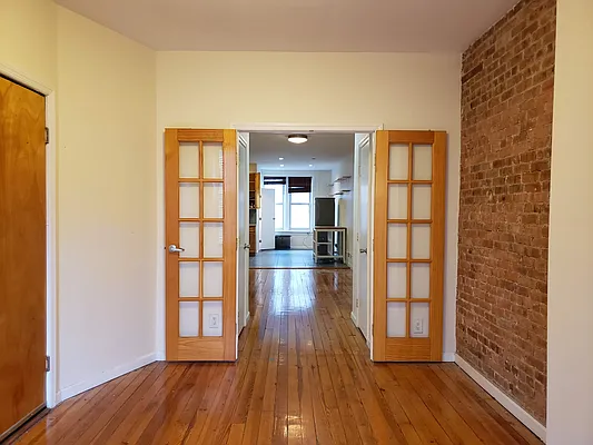 Rented by Brownstone Property Group | media 9