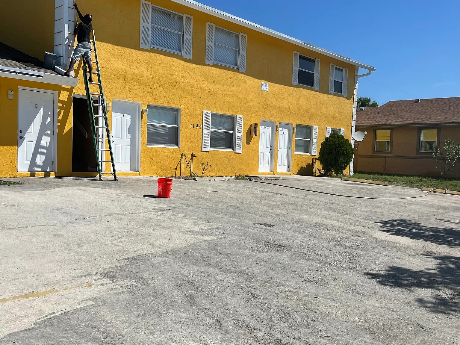 2 bed, 4400 sqft, $1,800 — Photo 3
