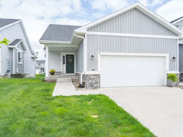 9655 Crowning Dr, West Des Moines, IA 50266