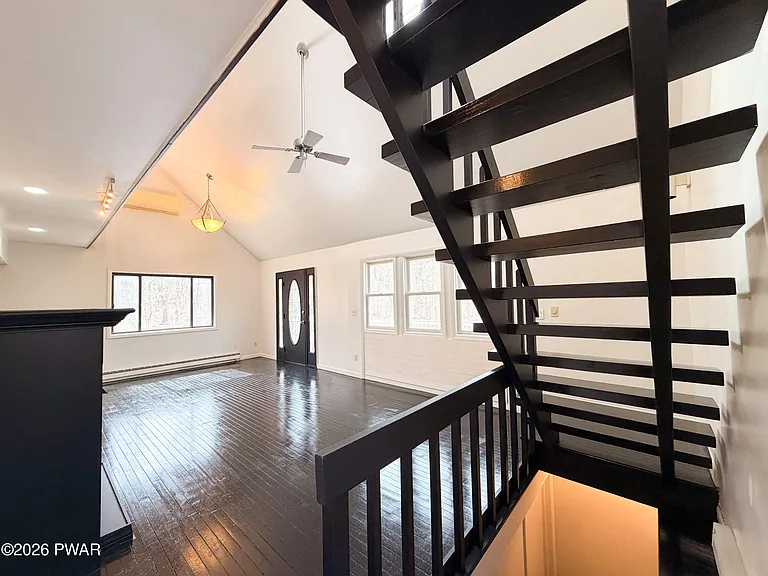 811 Hickory Ct — Photo 25