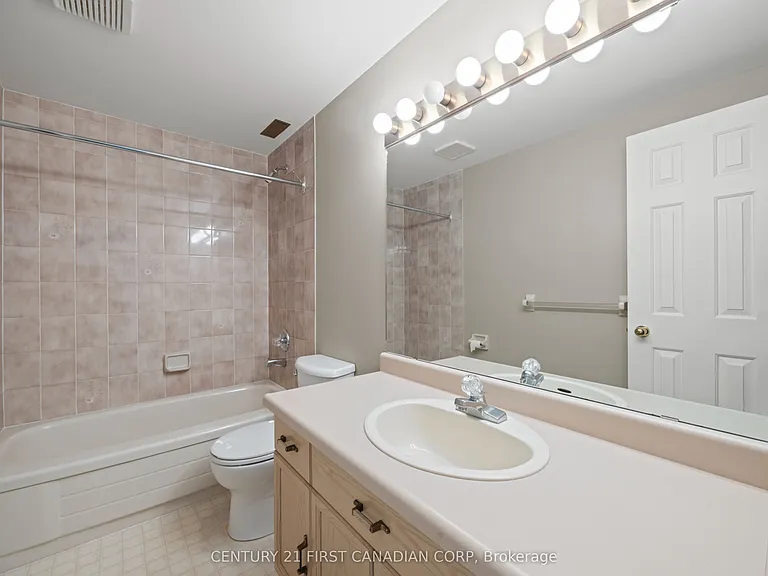 90 Ontario St S #12 — Photo 30