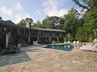 132 Lake Shore Dr, Eastchester, NY 10709