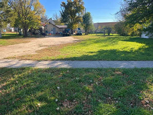 321 N Oak St, Gordon, NE 69343