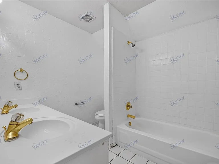 305 Brazil Dr — Photo 34