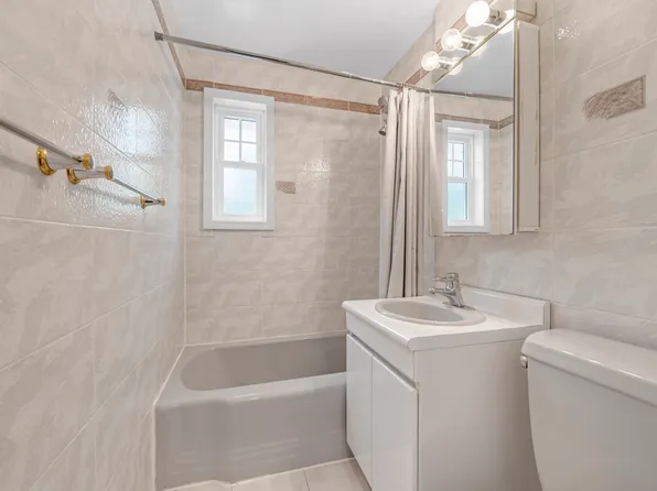 226-09 Union Tnpk image 6 of 8