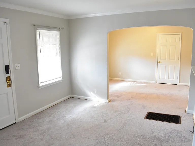 2774 Blount St — Photo 5