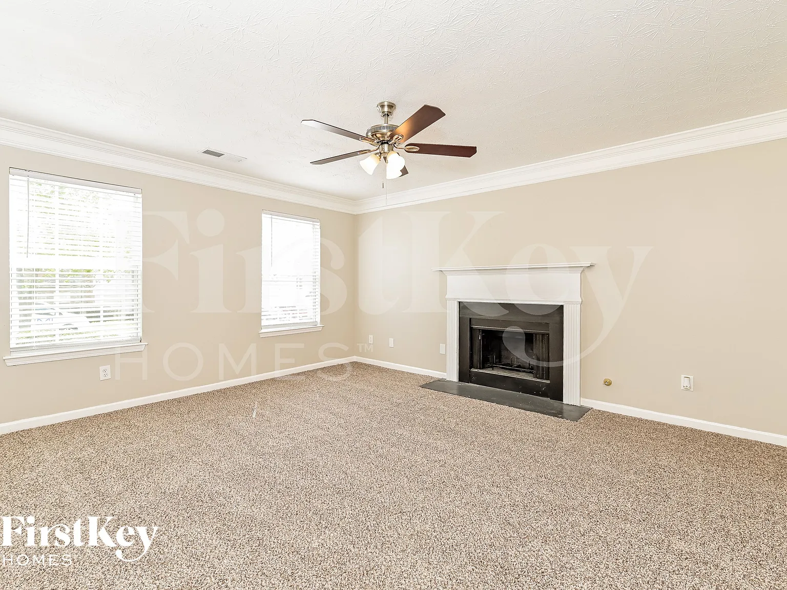 3 bed, 2.5 bath, 1958 sqft, $2,005 — Photo 4