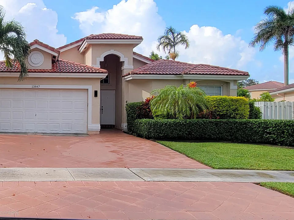 13847 NW 22nd Ct