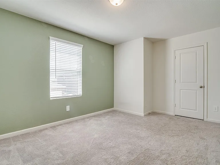 731 Yorkshire Dr — Photo 22