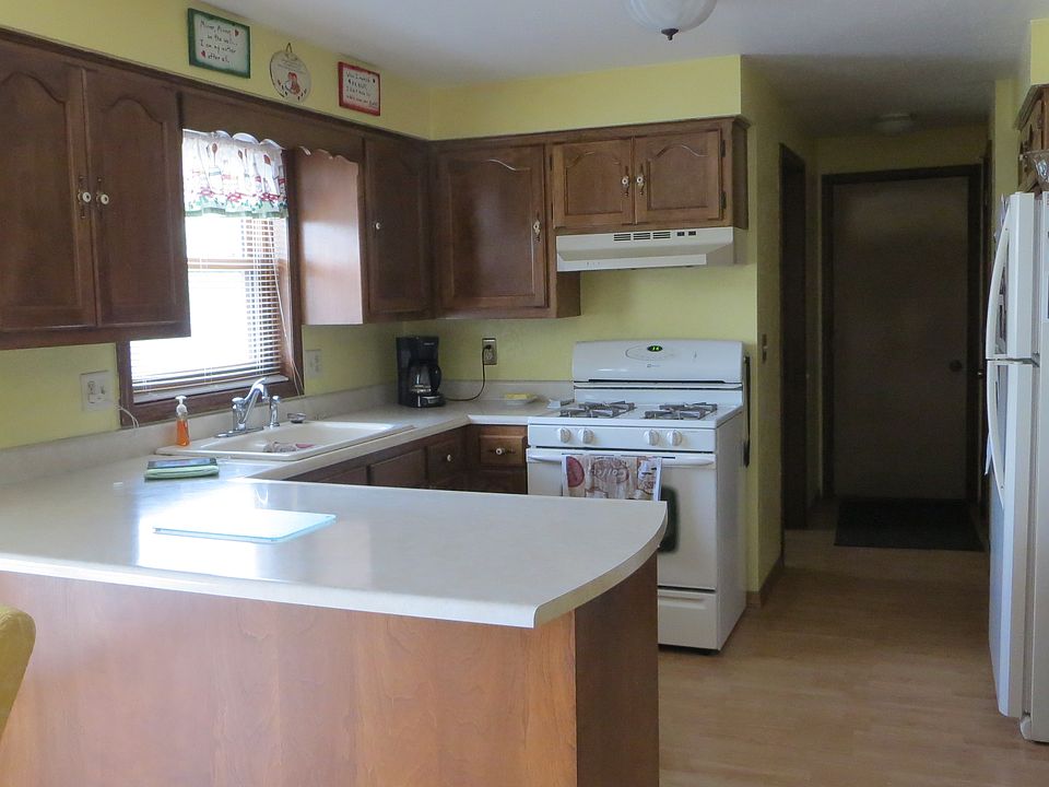 1st image of 707 Montreal Pl