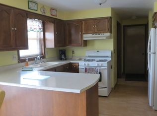 707 Montreal Pl, De Pere, WI 54115