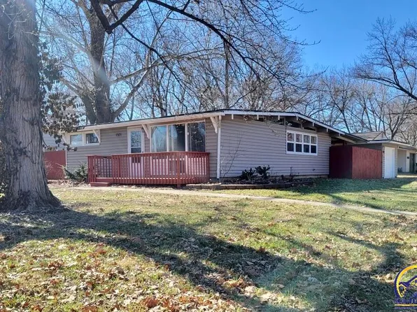1501 SW 23rd St, Topeka, KS 66611