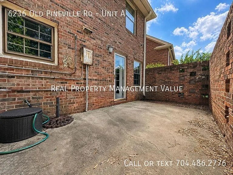 6236 Old Pineville Rd #A — Photo 21