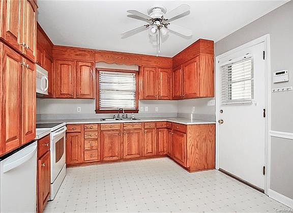 4th image of 1502 Cloverdale Ln