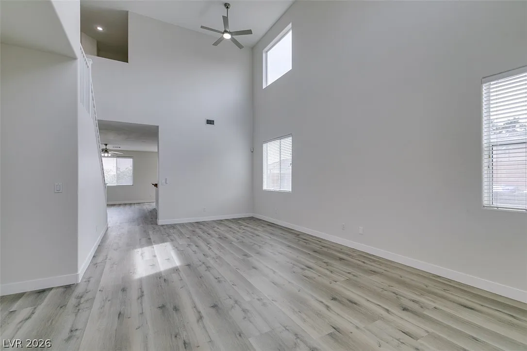 6 bed, 3.5 bath, 2780 sqft, $2,550 — Photo 2