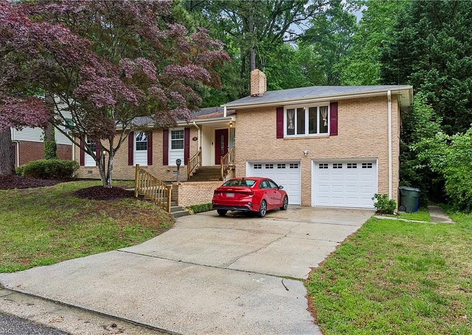1st image of 70 Sweetbriar Dr