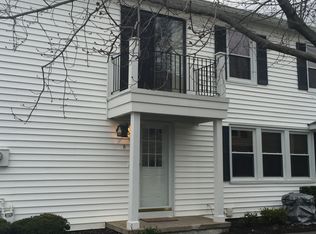 8 Eagle Ln, Fairport, NY 14450
