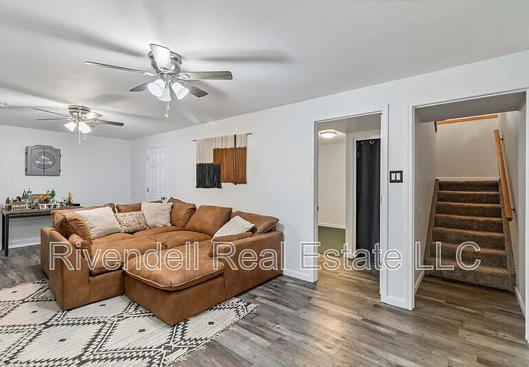 5766 W Elmhurst Dr — Photo 12