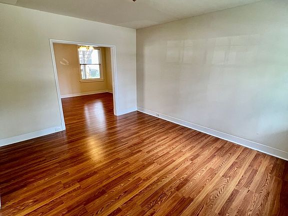 2nd image of 3305-3307 Cutshaw Ave #3307-B